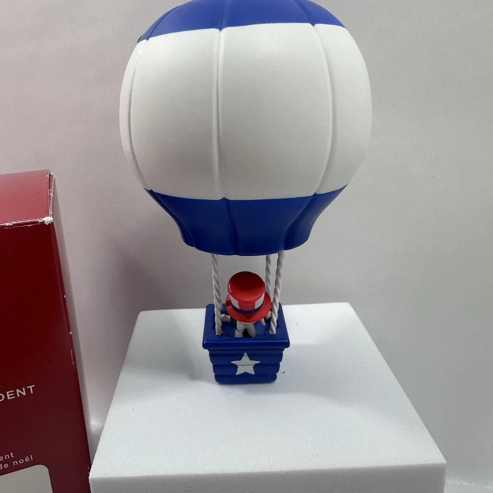 Hallmark peanuts snoopy